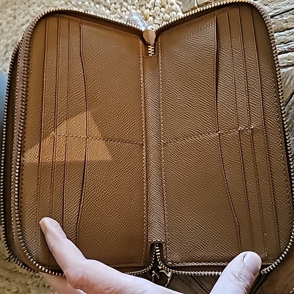 COACH wristlet wallet! - Picture 4 of 7